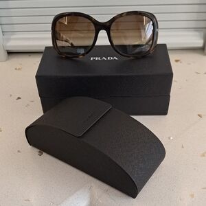 NWT Prada Women's Polarized Tortoise Shell Sunglasses